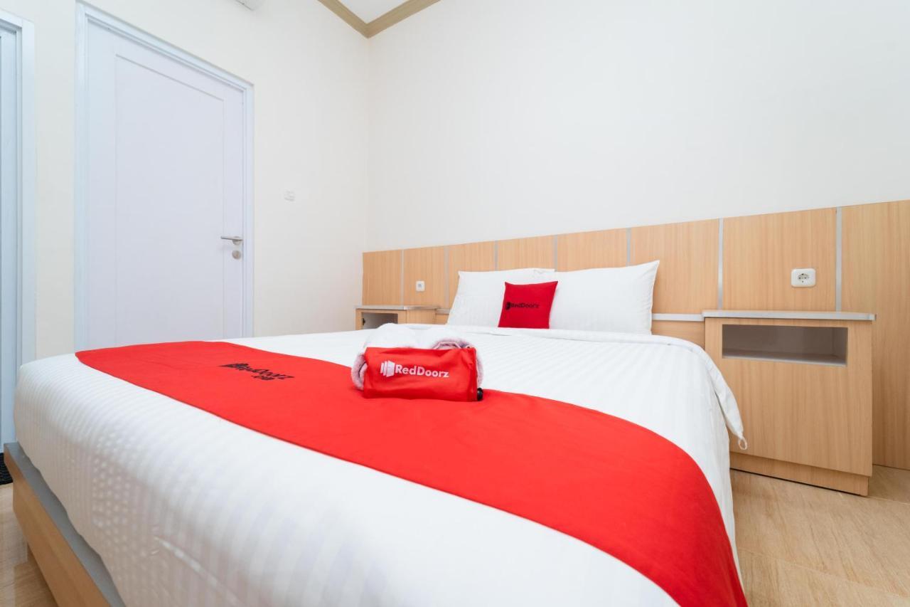 Reddoorz Near Griya Agung Palembang Otel Talang Kelapa Dış mekan fotoğraf