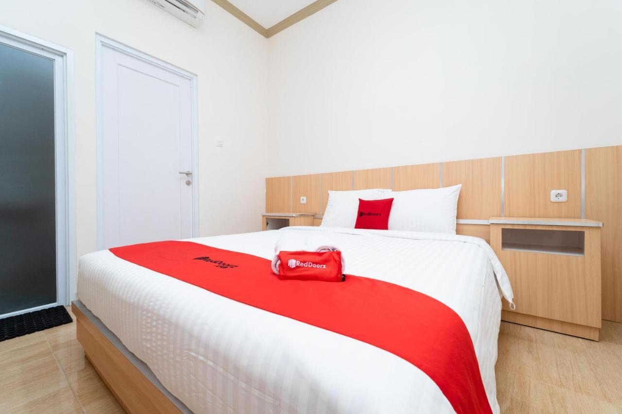 Reddoorz Near Griya Agung Palembang Otel Talang Kelapa Dış mekan fotoğraf